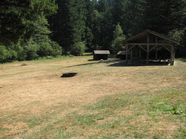Open group field with a covered shelter
